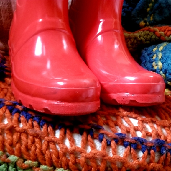 Fire Engine Red Hunter Mid-Calf Gloss Rain Boots - Picture 5 of 6